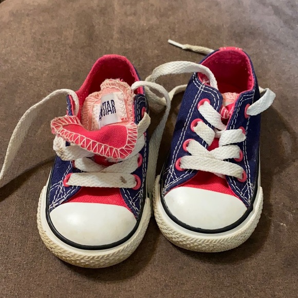 Converse tennis shoes size 4 - Picture 1 of 5